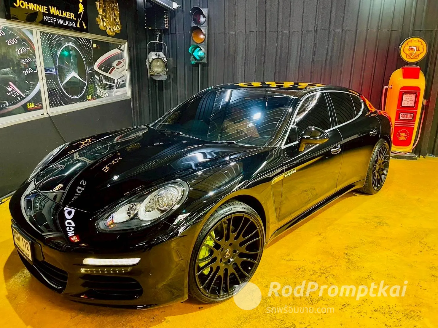 2014-porsche-panamera-30-s-hybrid-bangkok-81459615