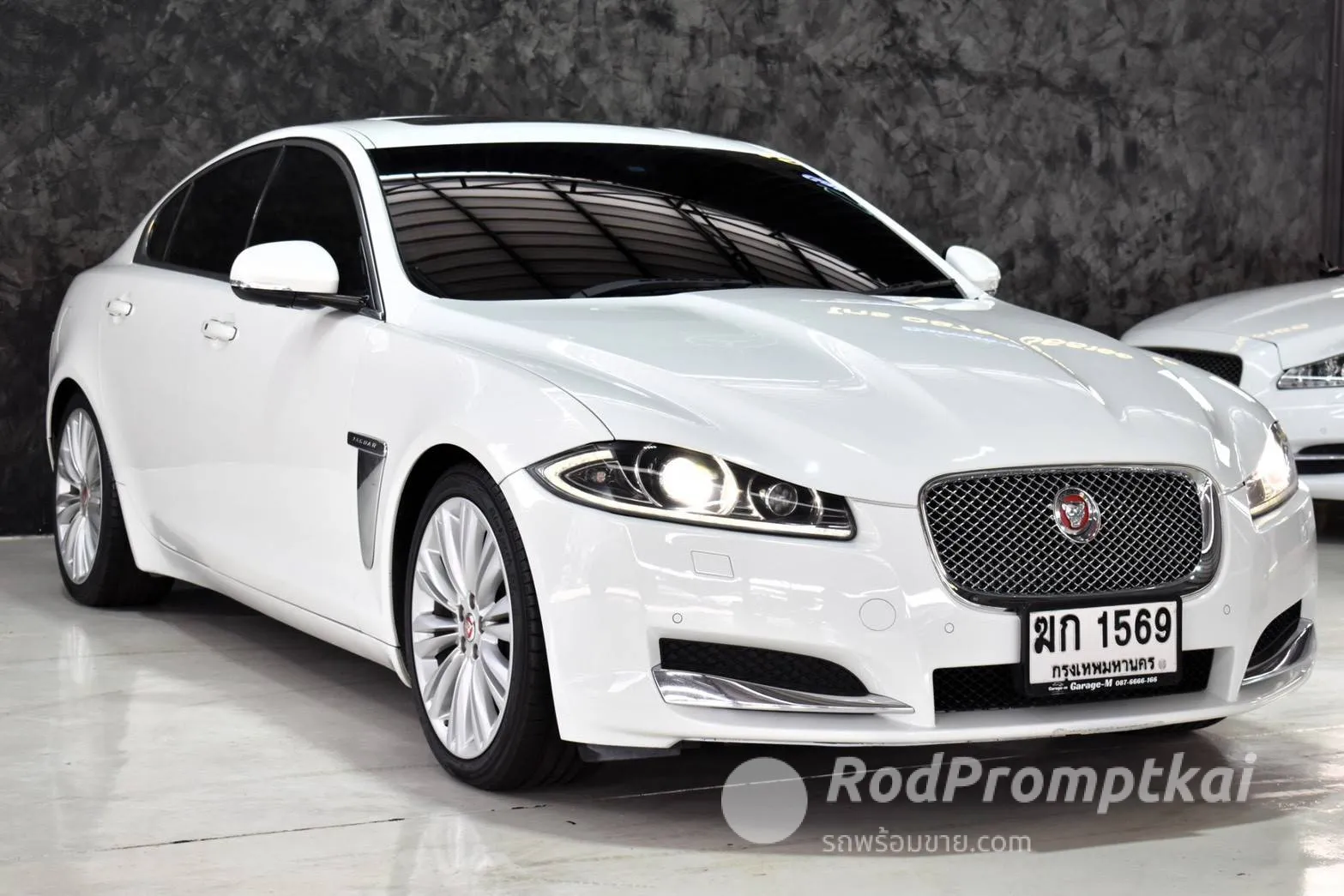 2014-jaguar-xf-22-bangkok-69121287