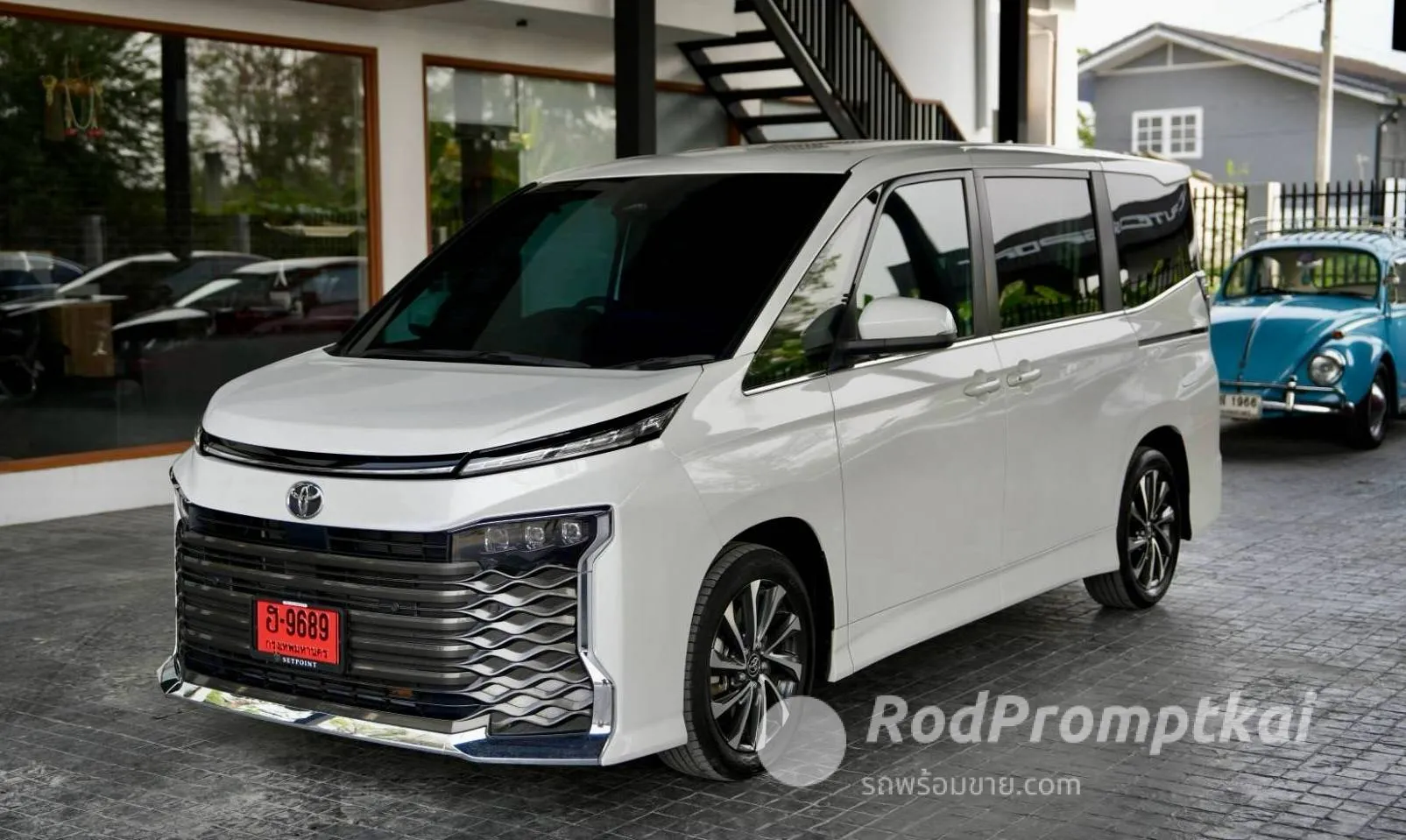 2022-toyota-voxy-18-hybrid-sz-bangkok-89331838