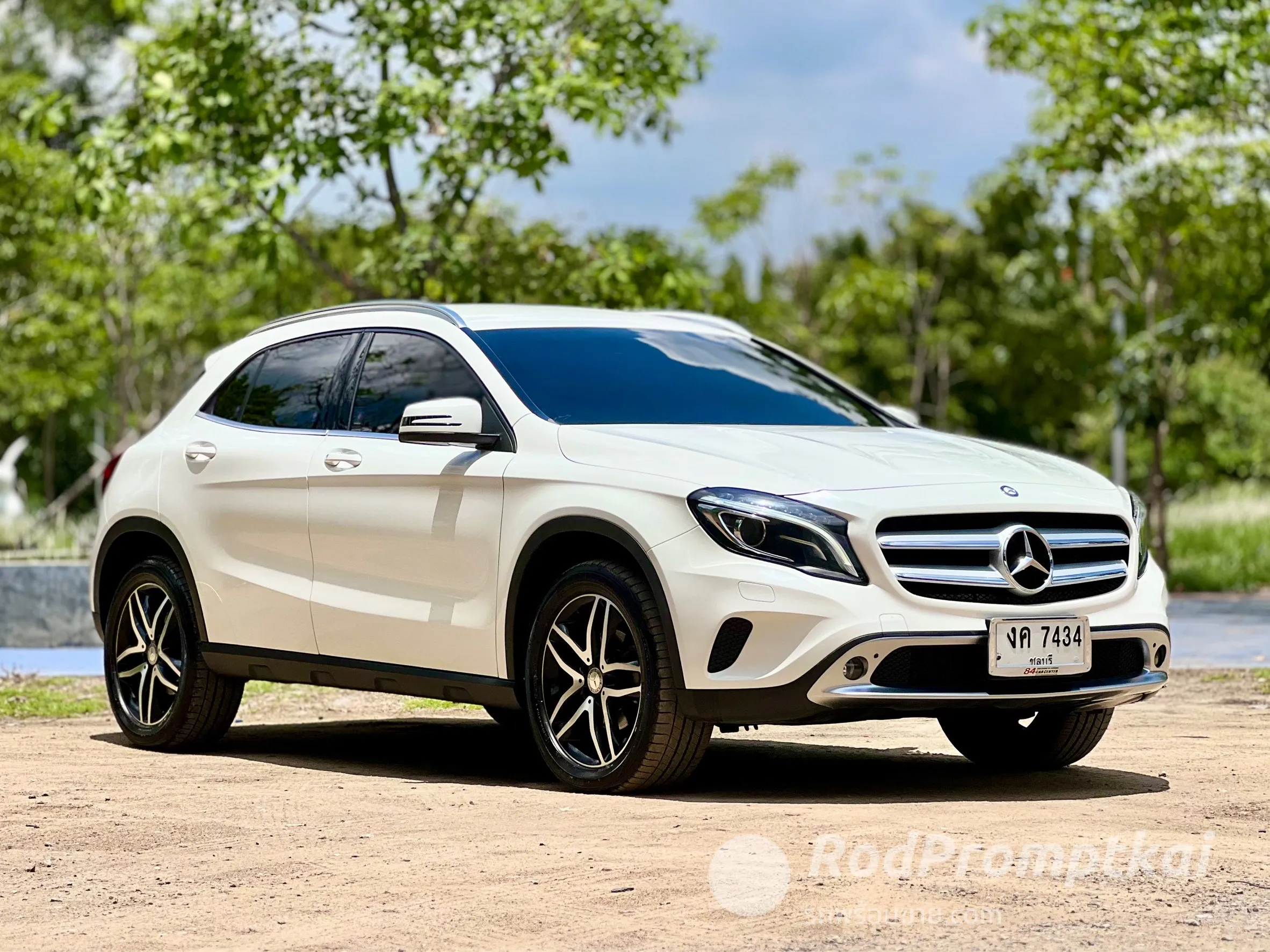 2016-mercedez-benz-gla-class-200-16-urban-bangkok-mercedes-benz-gla200-16-urban-20162017-98249962