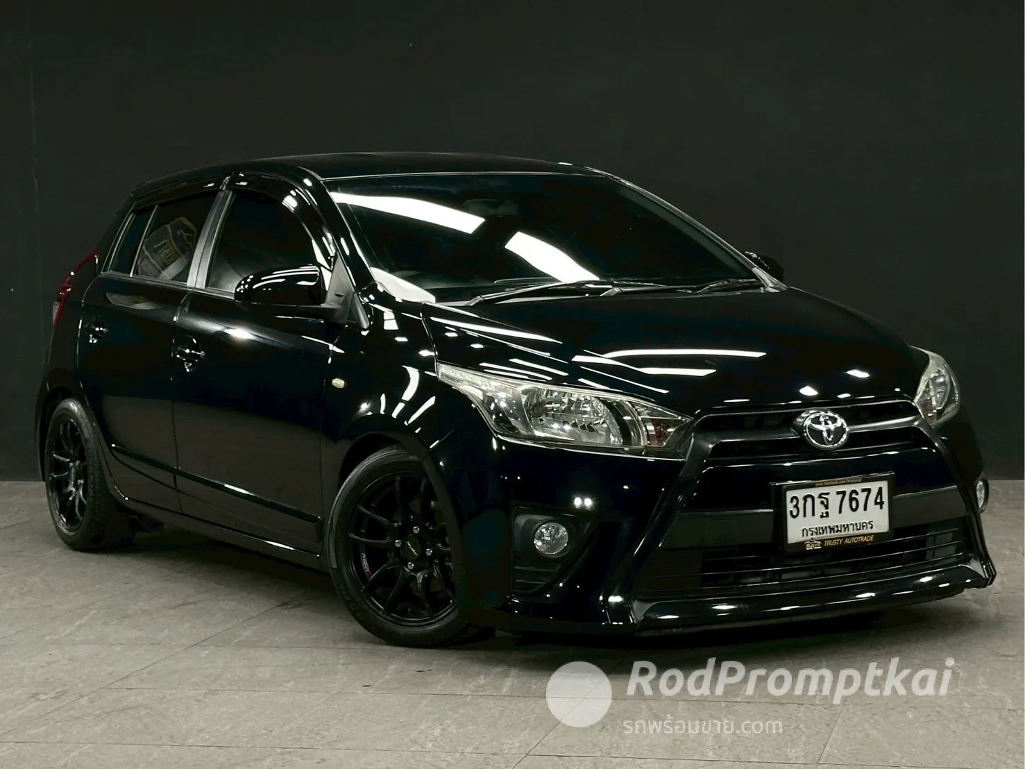 2014-toyota-yaris-12-j-bangkok-5-eco-car-15-78776583