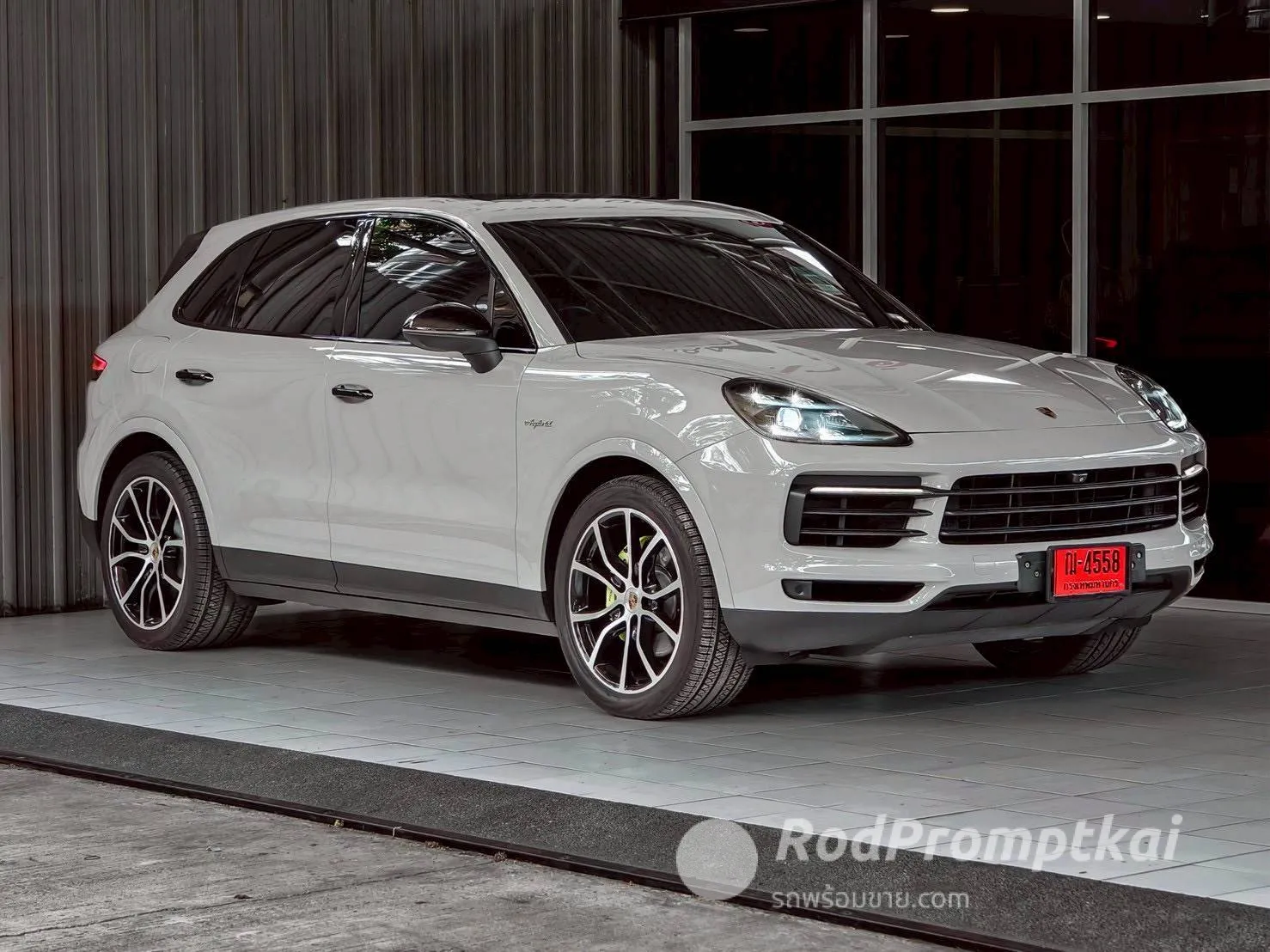 2018-porsche-cayenne-30-e-hybrid-4wd-bangkok-dcb-v6-57310410