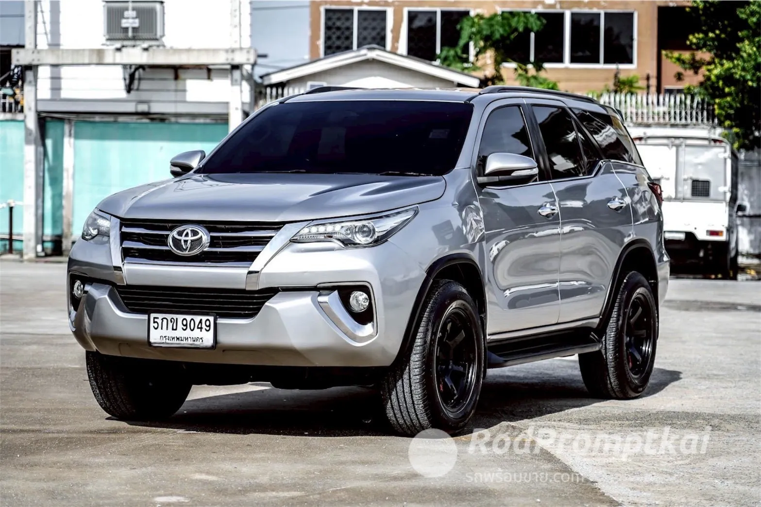 2016-toyota-fortuner-28-v-2wd-bangkok-suv7-2wd-17274159