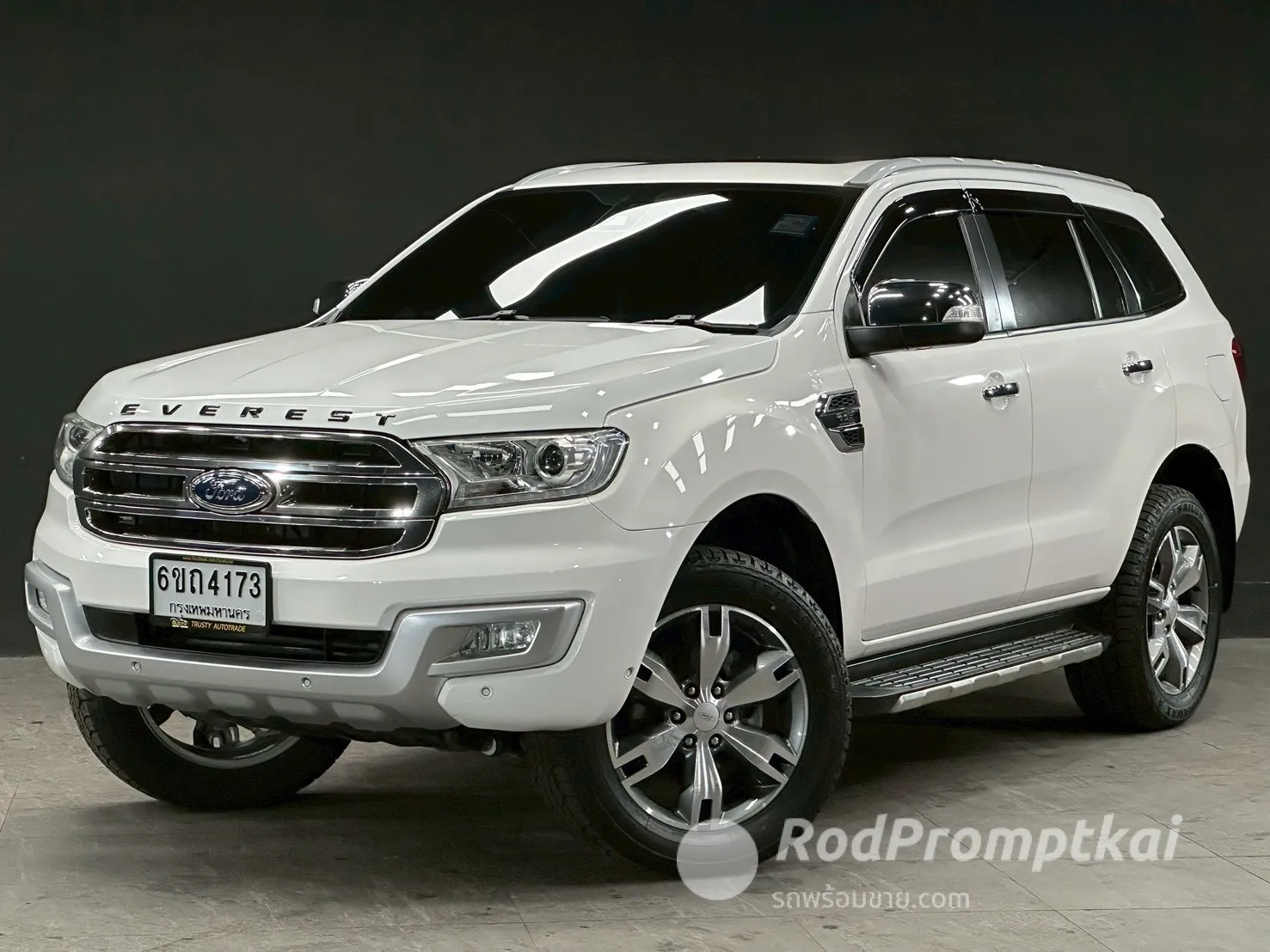 2018-ford-everest-32-titanium-4wd-bangkok-7-4-32-panoramic-moonroof-22214224