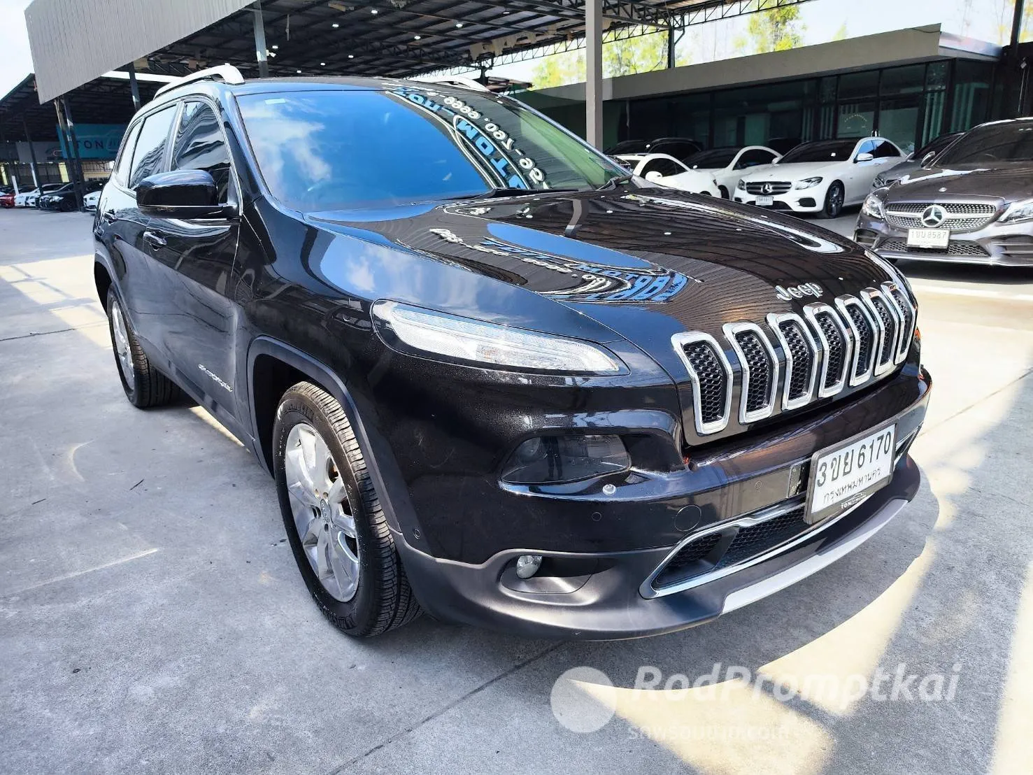 2014-jeep-cherokee-24-bangkok-26202398