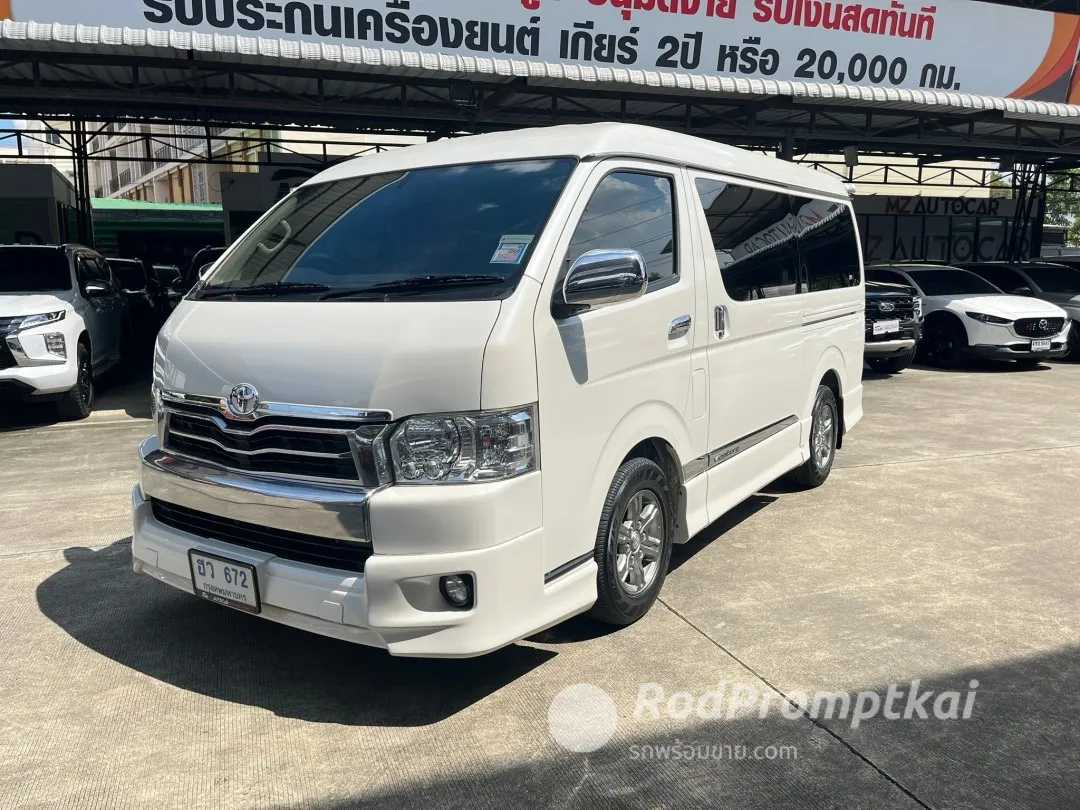 2015-toyota-ventury-30-v-bangkok-20630112
