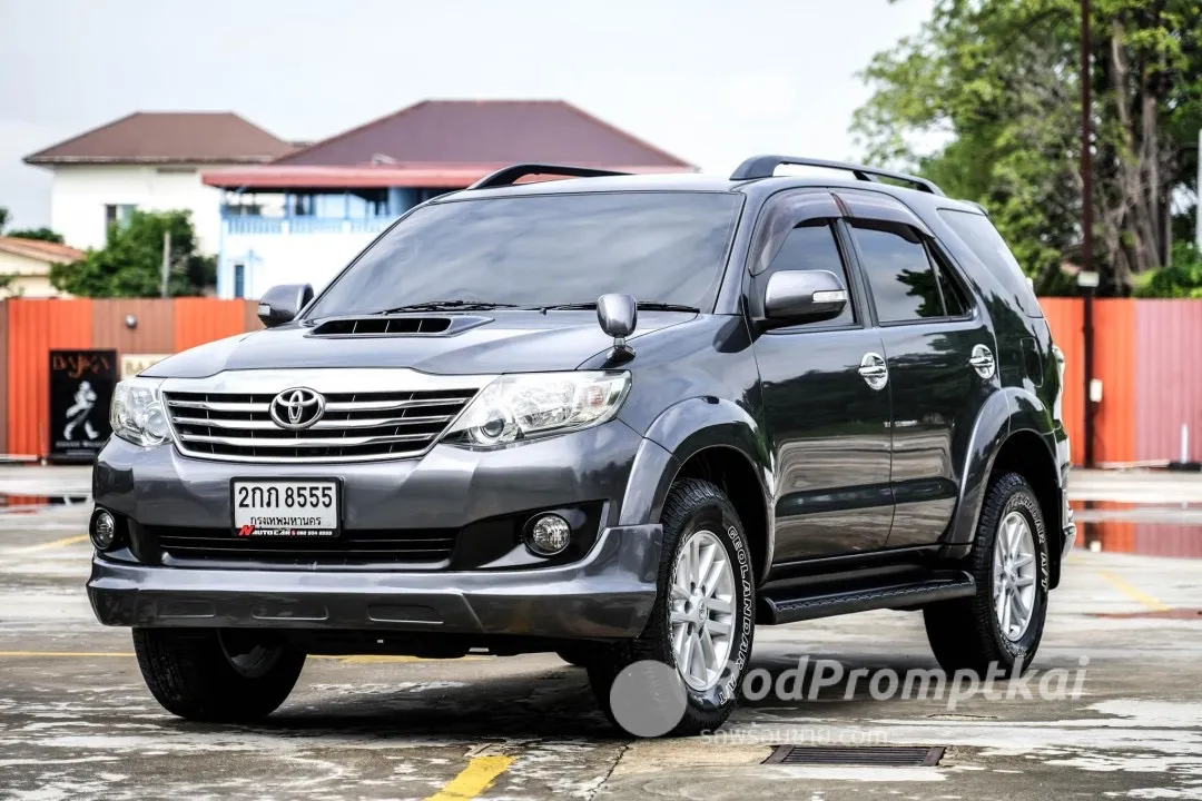2013-toyota-fortuner-30-v-bangkok-22763174