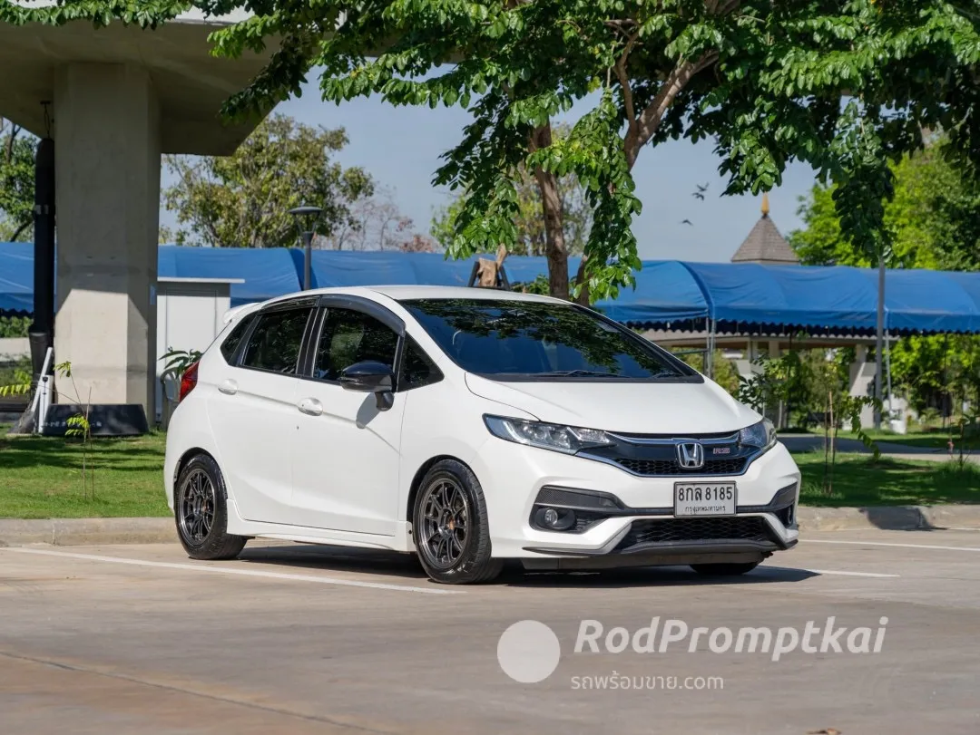 2019-honda-jazz-15-i-vtec-rs-bangkok-3-30000-128-36823135