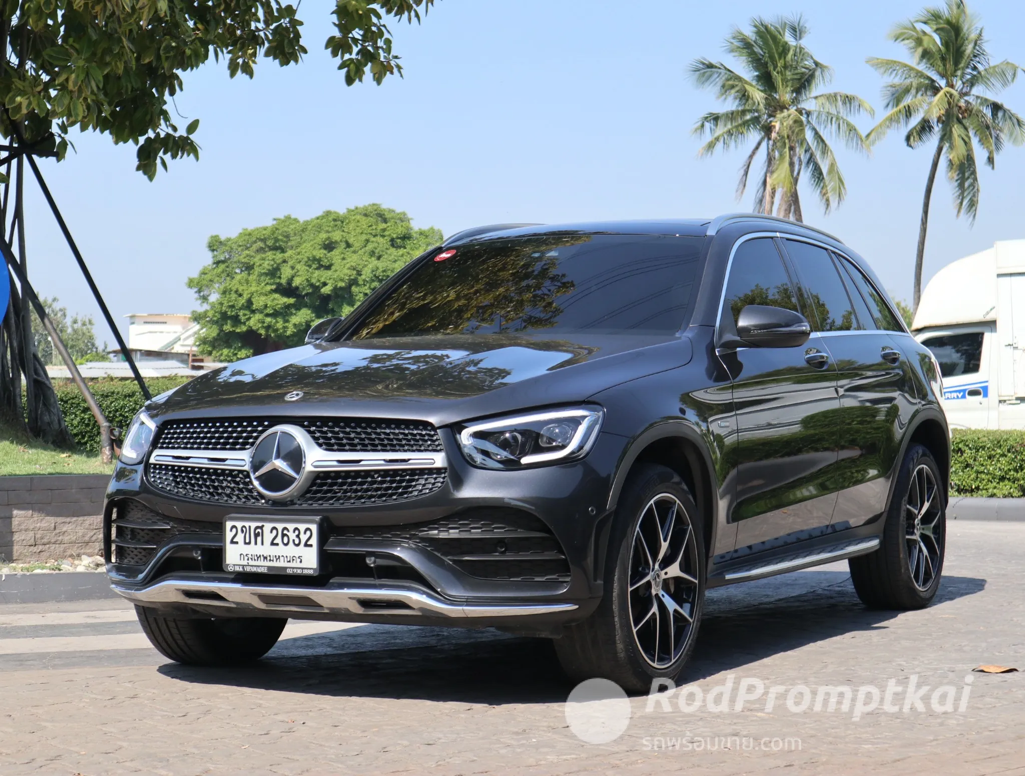 2022-mercedez-benz-glc-class-300e-20-4matic-amg-dynamic-4wd-bangkok-3-100000-2025-amg-off-road-54048817