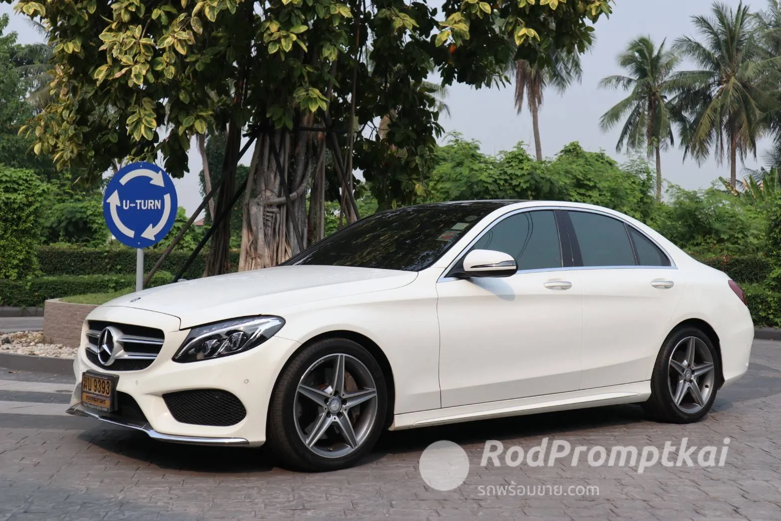 2016-mercedez-benz-c-class-c300-21-bluetec-hybrid-amg-dynamic-bangkok-36523211