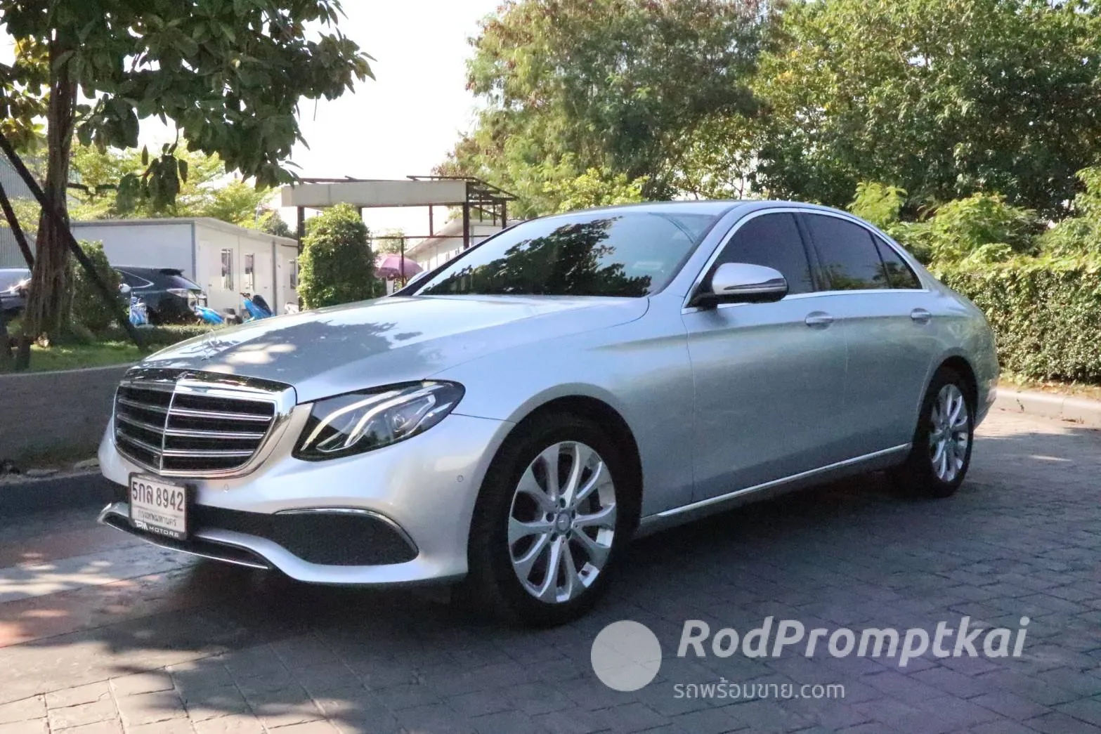 2016-mercedez-benz-e-class-e220d-20-exclusive-bangkok-96274166
