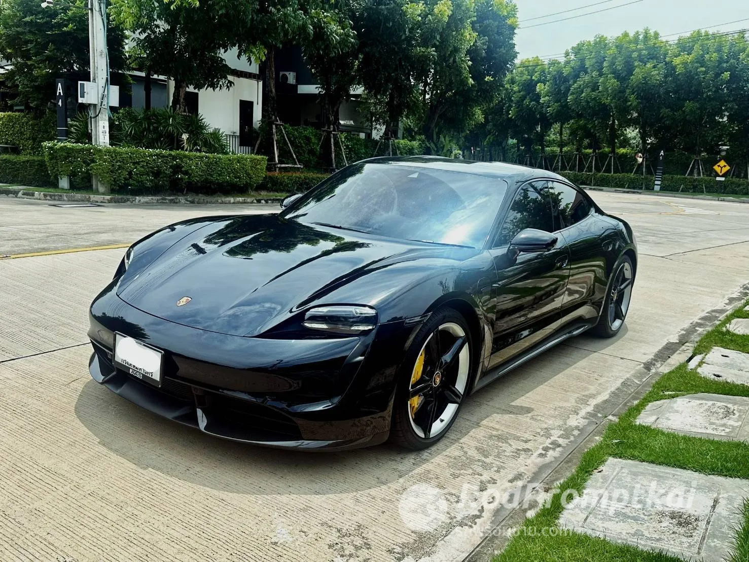2021-porsche-taycan-turbo-s-4wd-bangkok-35693800