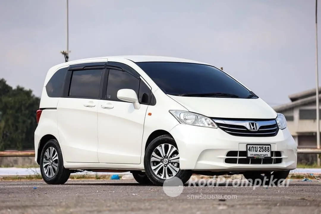 2013-honda-freed-15-se-bangkok-honda-freed-15-se-i-vtec-2013-68386644