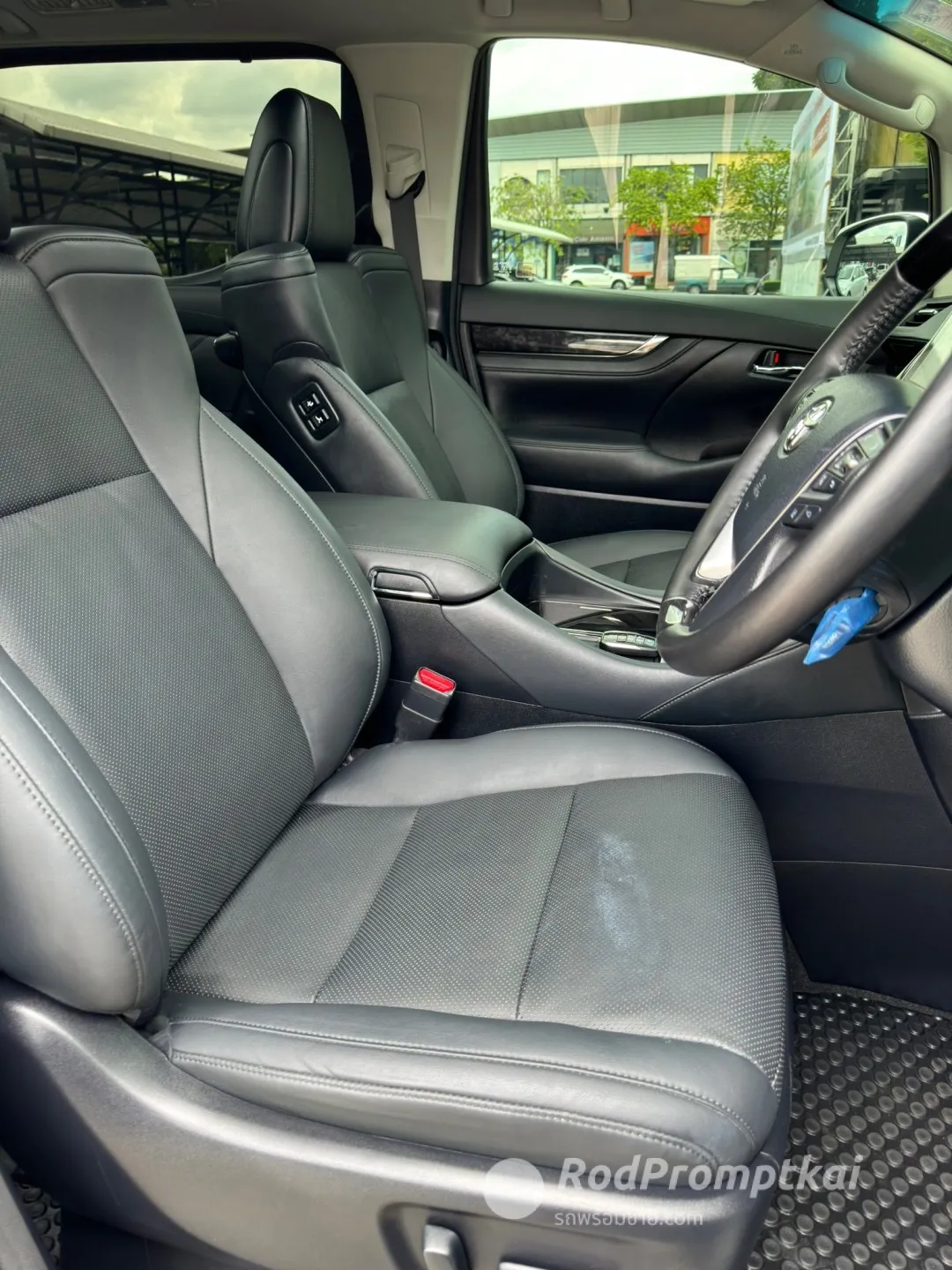 Toyota Alphard 2.5 SC-Package  TOP สุดปี 2021      มีชุดแต่ง MODELLISTA แท้ รอบคัน-internal